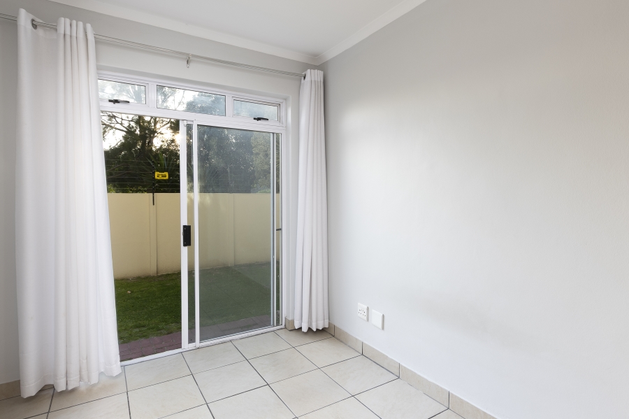 2 Bedroom Property for Sale in Gordons Bay Central Western Cape